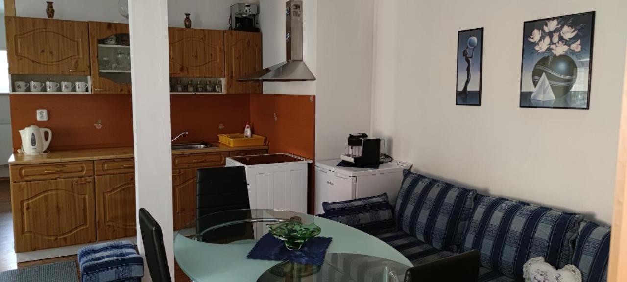 Apartman Глубока-над-Влтавой Экстерьер фото